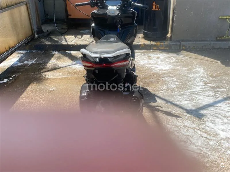 Aprilia SR GT 125 - Vista 4