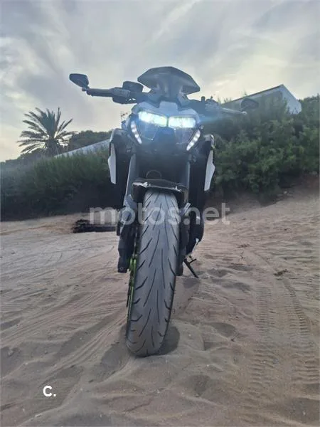 Kawasaki Z900 - Vista 3