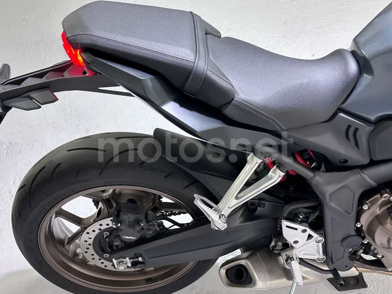 Honda CB650R - Vista 17