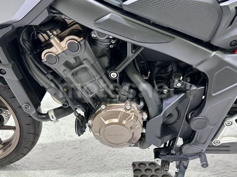 Honda CB650R - Vista 20