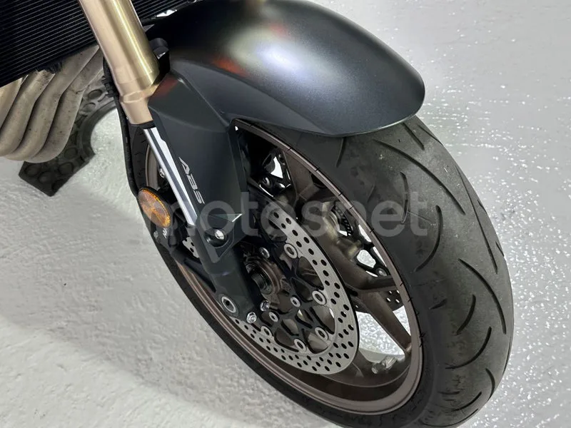 Honda CB650R - Vista 26