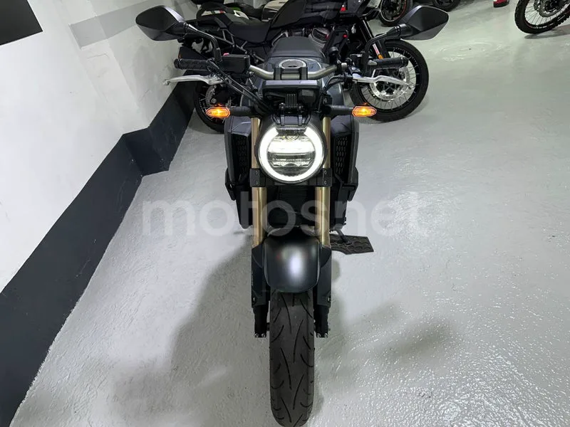 Honda CB650R - Vista 27