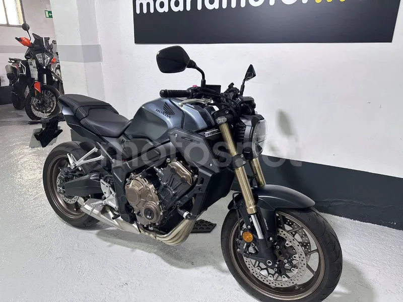 Honda CB650R - Vista 4