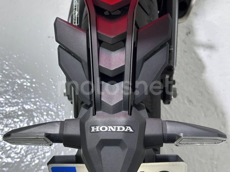 Honda CB650R - Vista 31