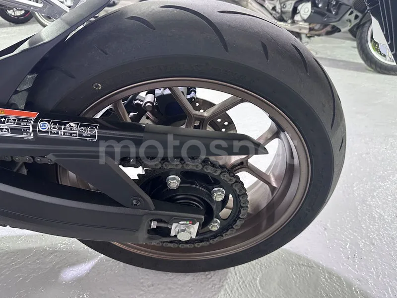 Honda CB650R - Vista 42