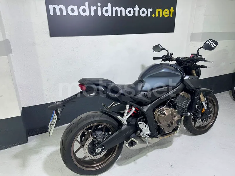 Honda CB650R - Vista 6