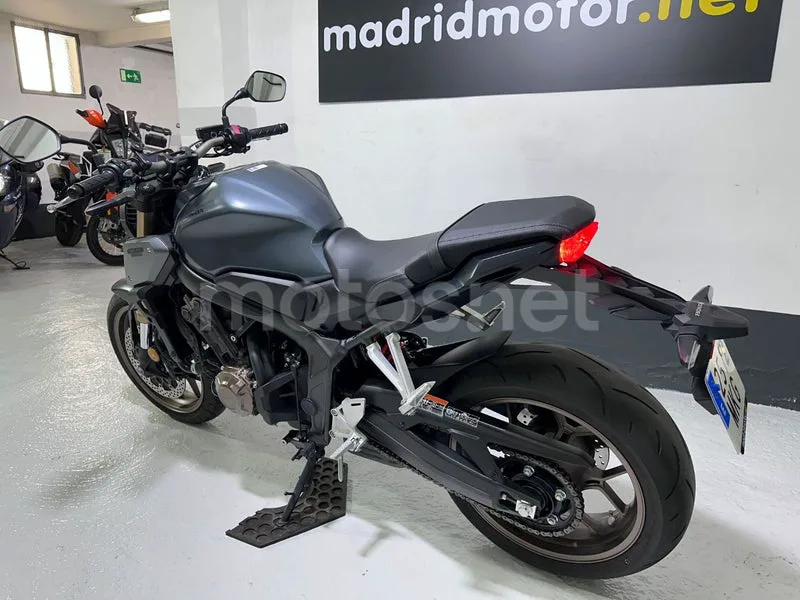 Honda CB650R - Vista 7