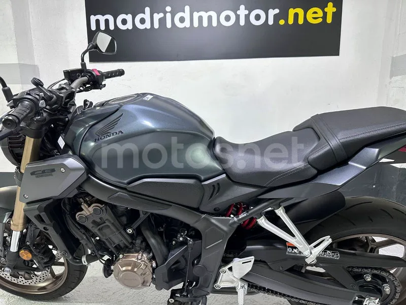 Honda CB650R - Vista 9