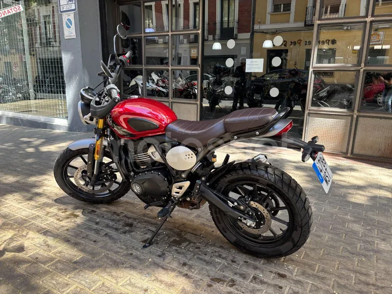 Triumph Scrambler 400 X - Vista 3