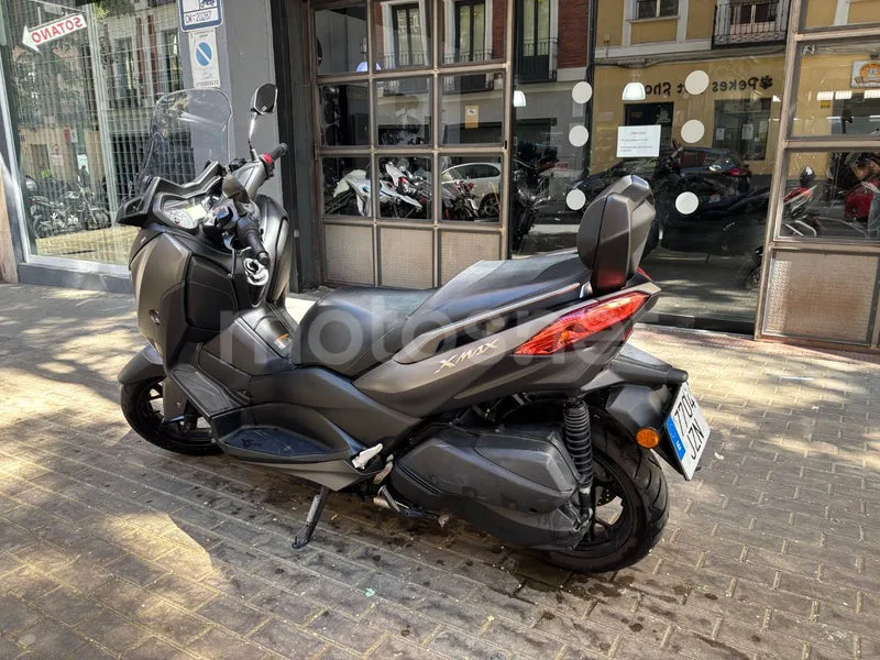 Yamaha XMAX 300 - Vista 3