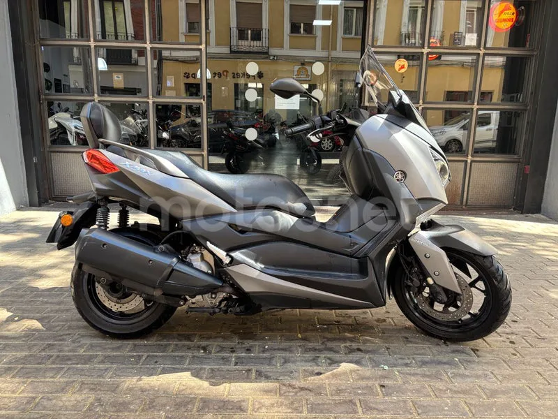 Yamaha XMAX 300 - Vista 5