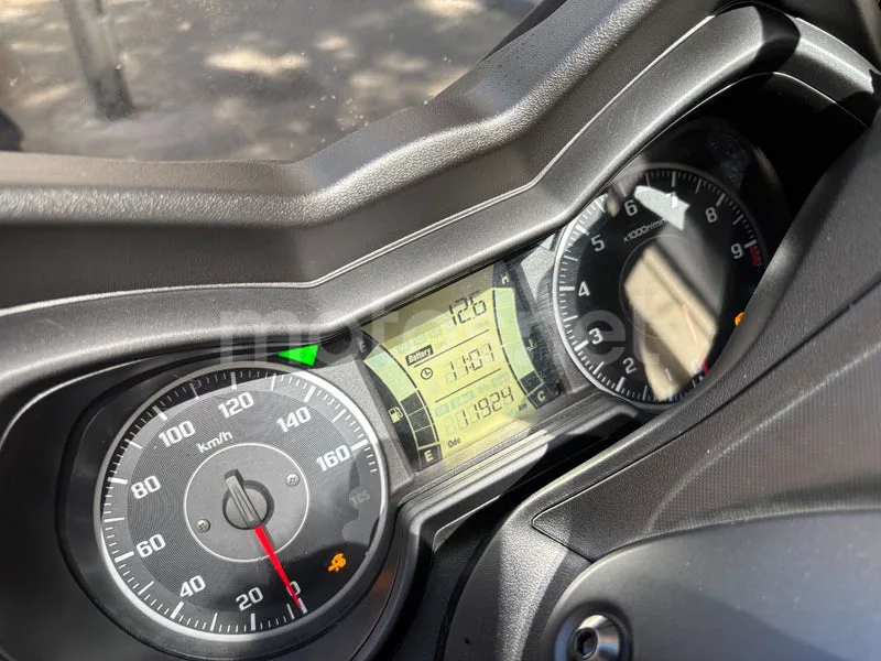Yamaha XMAX 300 - Vista 7
