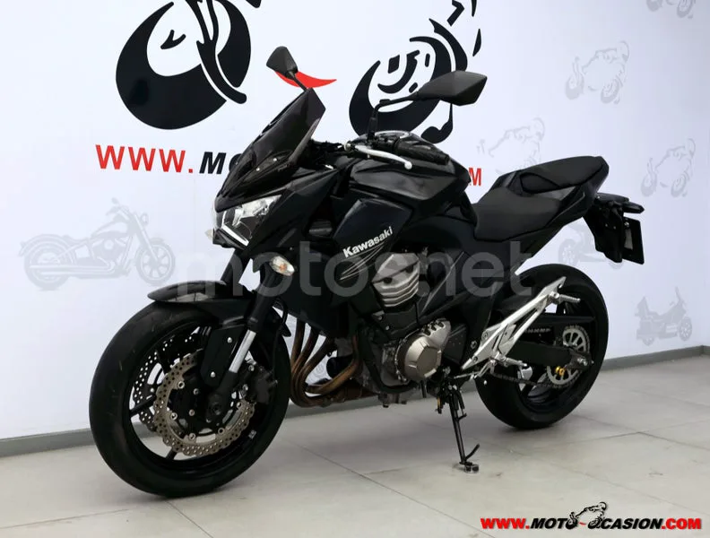 Kawasaki Z800 - Vista 8