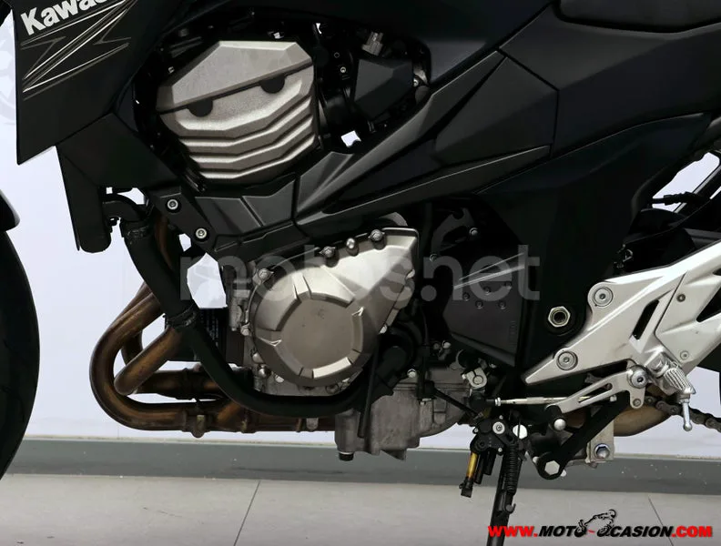 Kawasaki Z800 - Vista 10