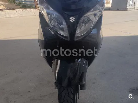 Suzuki Burgman 400 - Vista 9