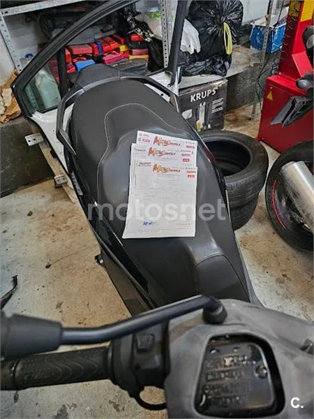 Piaggio MP3 - Vista 15