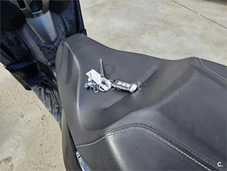 Piaggio MP3 - Vista 10