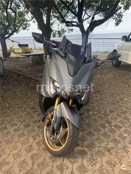 Yamaha TMAX 560 - Vista 3