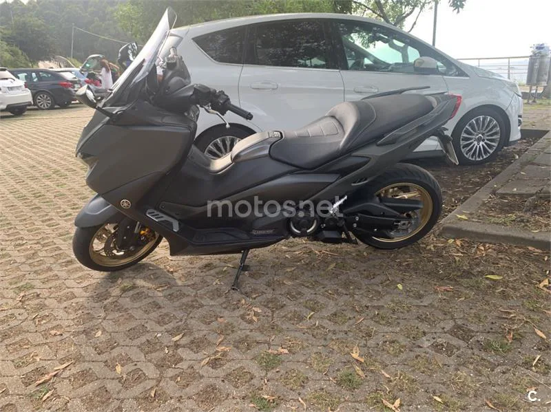 Yamaha TMAX 560 - Vista 4