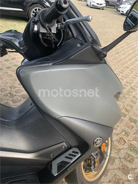 Yamaha TMAX 560 - Vista 8