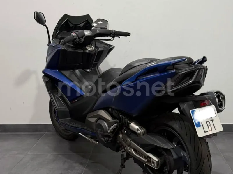 Kymco AK 550 - Vista 11