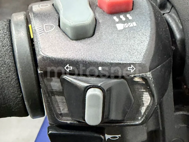 Kymco AK 550 - Vista 15