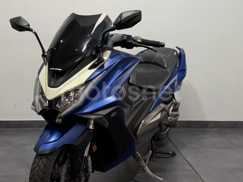 Kymco AK 550 - Vista 9