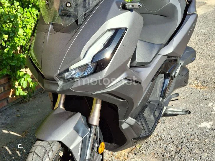 Honda ADV350 - Vista 3