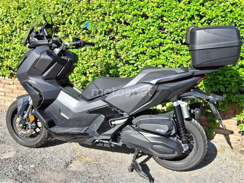 Honda ADV350 - Vista 5