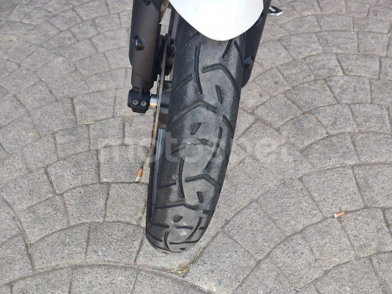 Triumph Tiger 800 - Vista 12