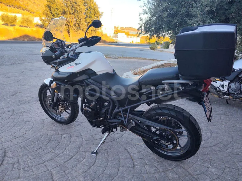 Triumph Tiger 800 - Vista 15