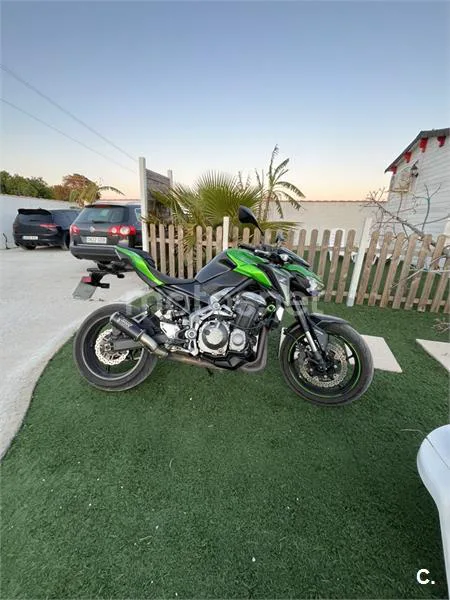 Kawasaki Z900 - Vista 3
