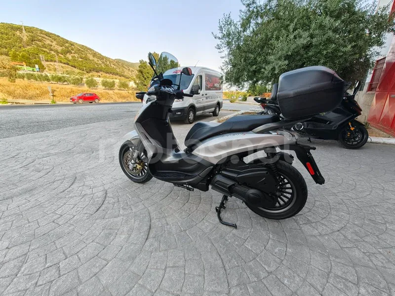 Piaggio Beverly 300 - Vista 4