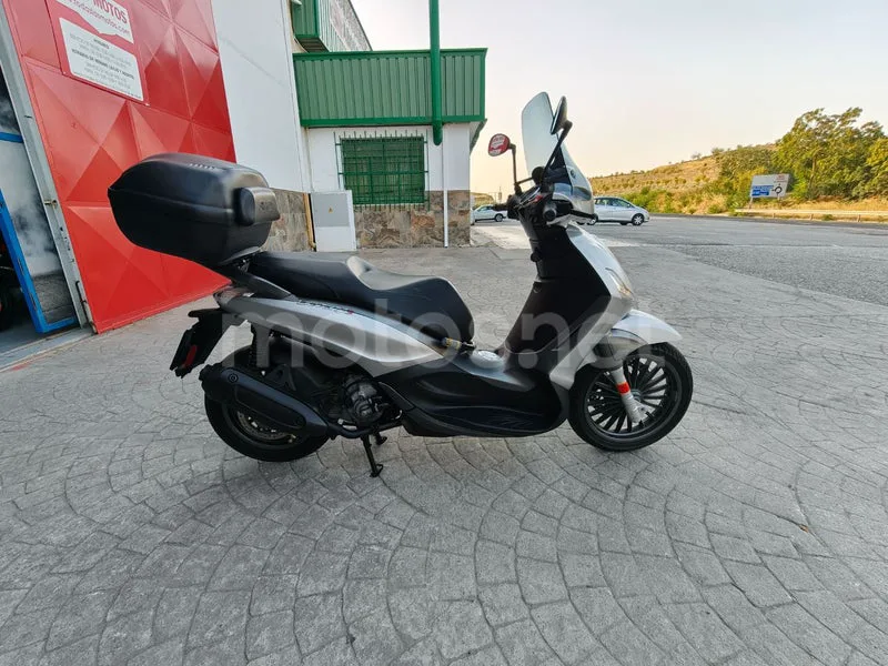 Piaggio Beverly 300 - Vista 6