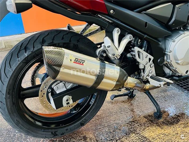 Suzuki Bandit 650S - Vista 9