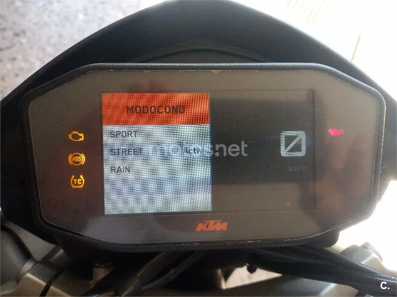 KTM 690 Duke - Vista 7