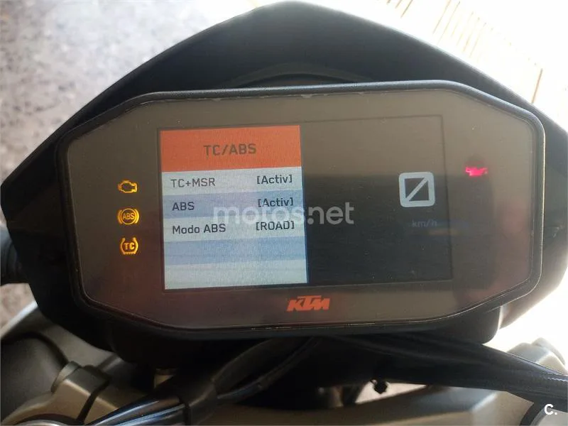 KTM 690 Duke - Vista 8