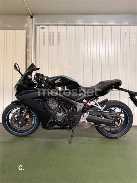 Honda CBR650R - Vista 3