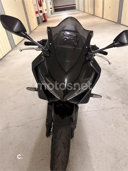 Honda CBR650R - Vista 10