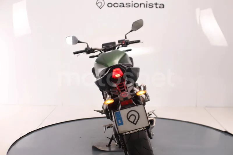 Honda CB650R - Vista 10