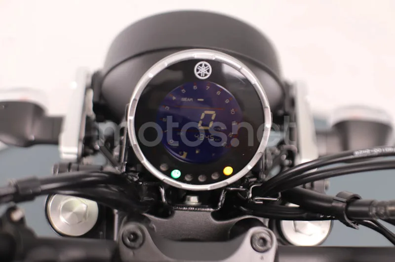 Yamaha XSR125 - Vista 6