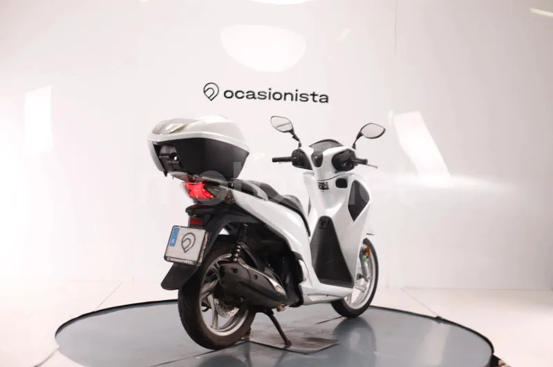 Honda SH125i - Vista 3