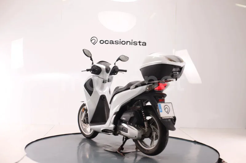 Honda SH125i - Vista 4