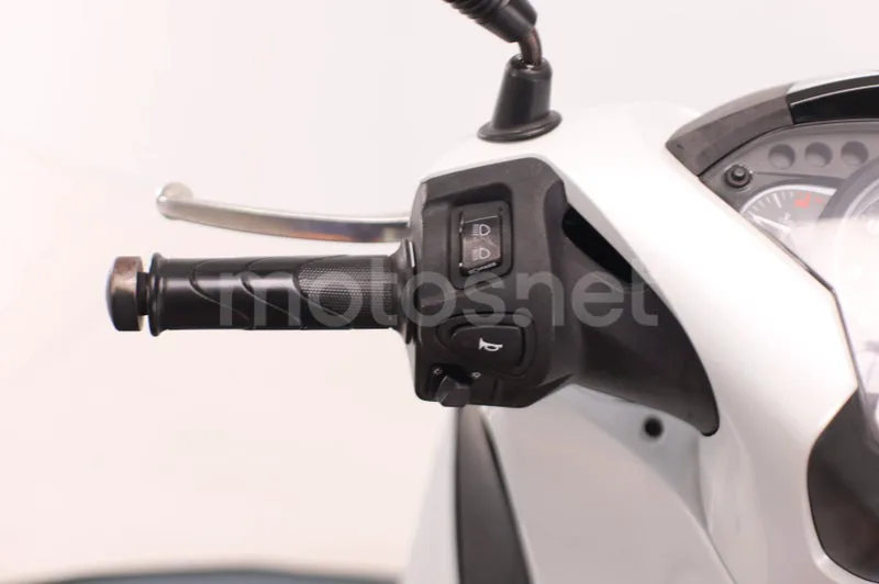 Honda SH125i - Vista 8