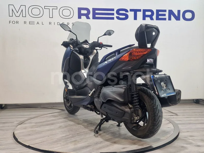 Yamaha XMAX 400 - Vista 3