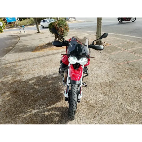 Moto Guzzi V85 TT - Vista 3