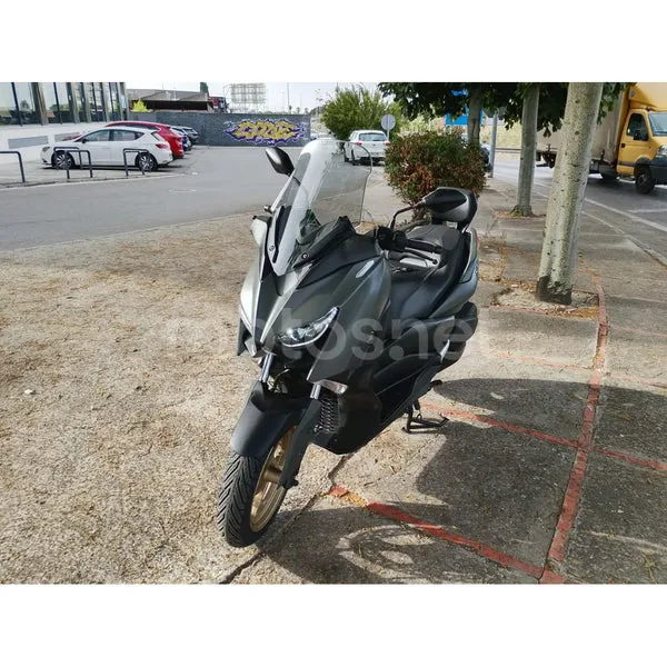 Yamaha XMAX 300 - Vista 3