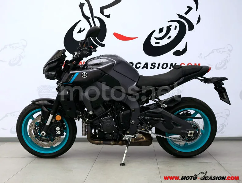 Yamaha MT-10 - Vista 7