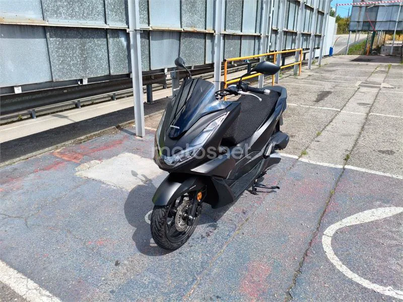 Honda PCX125 - Vista 4