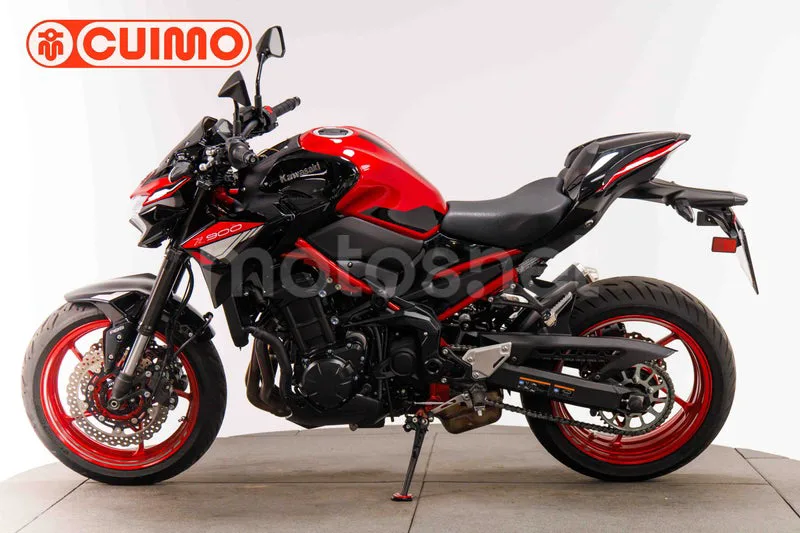 Kawasaki Z900 - Vista 8